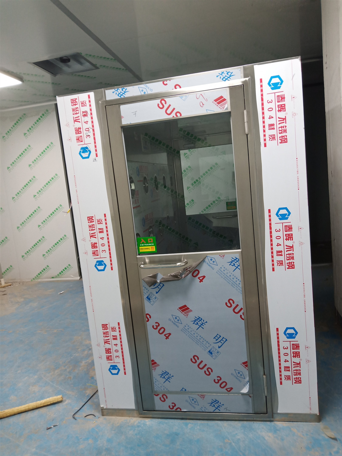 【巢湖風(fēng)淋室】潔凈室為什么要裝風(fēng)淋室？風(fēng)淋室應(yīng)該如何選擇？