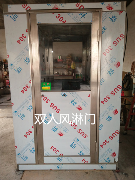 不銹鋼風(fēng)淋室選擇應(yīng)該注意哪些事項(xiàng)？