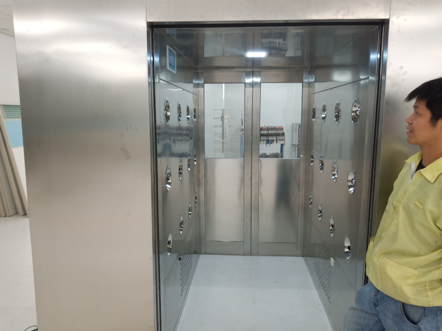 包裝制品廠風淋室：風淋室在牛奶車間的應(yīng)用有哪些？