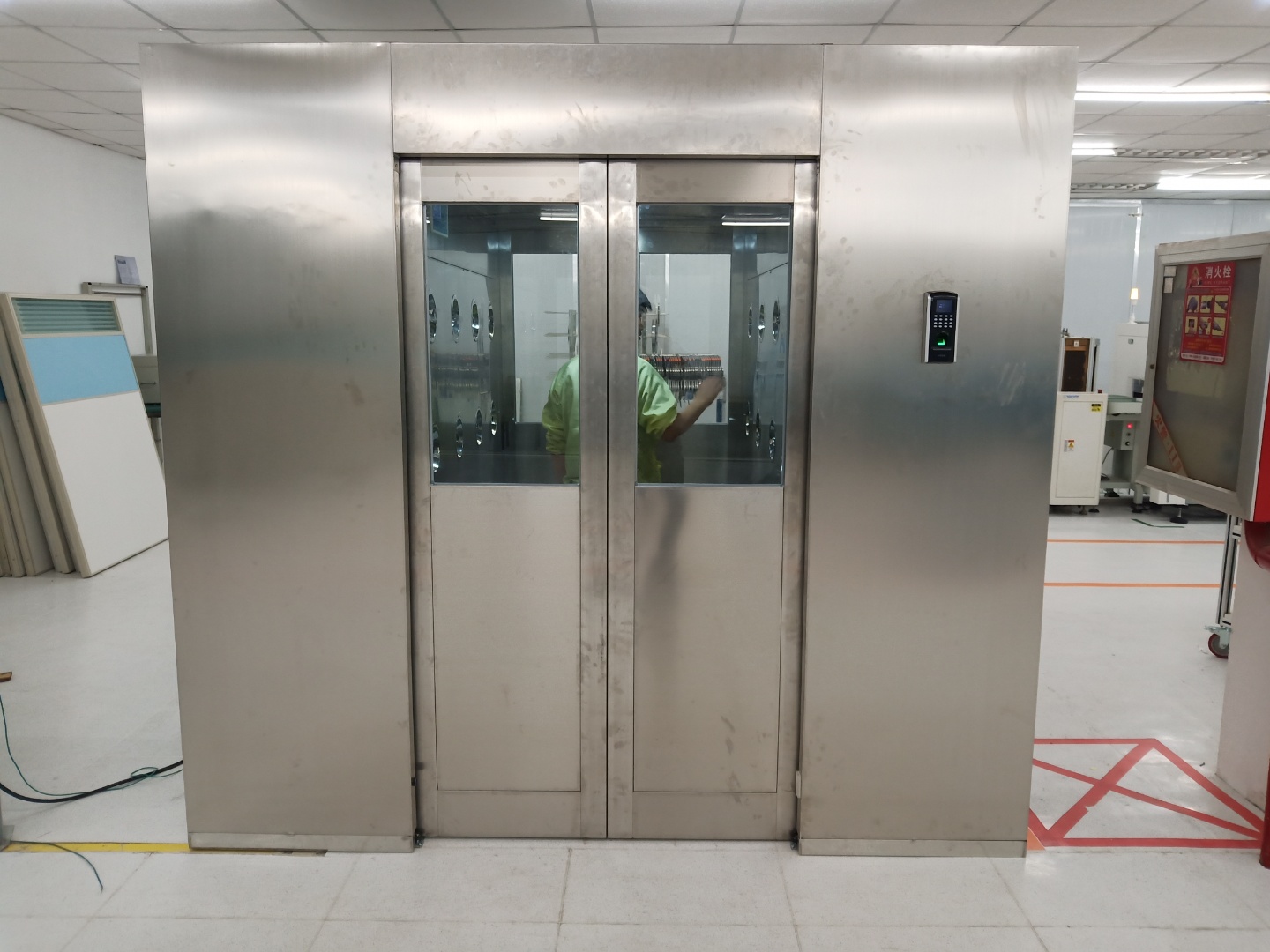 全自動(dòng)門風(fēng)淋室的操作說(shuō)明